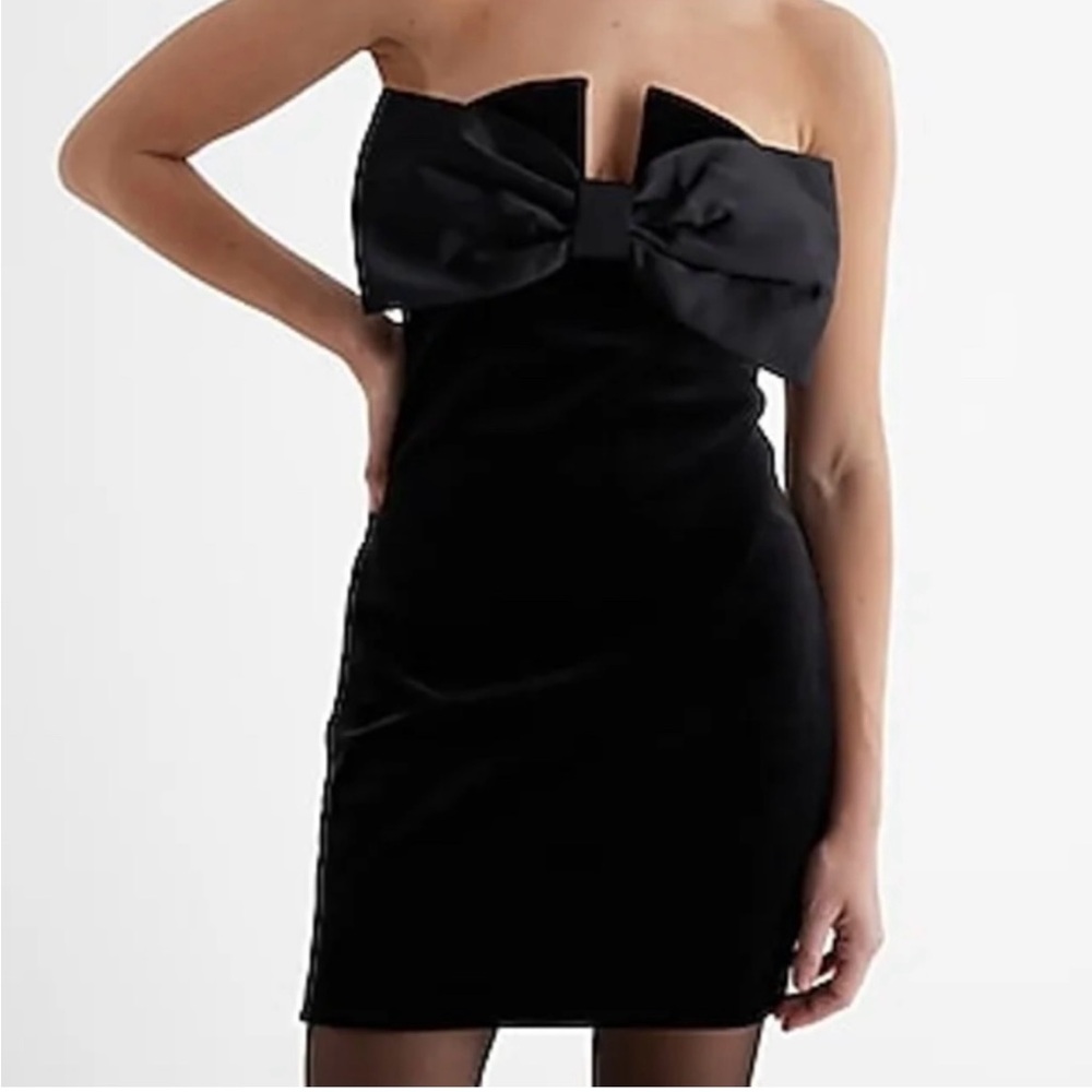 Worn once for holiday party. Beautiful dress!
